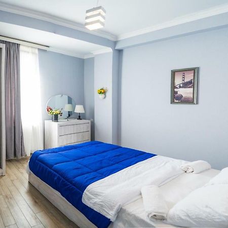 Tatias Apartments In The Downtown Tbilisi Exterior photo